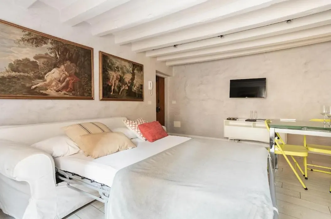 Apartment Mmesuite Arena Di Verona By Maisonme Collection