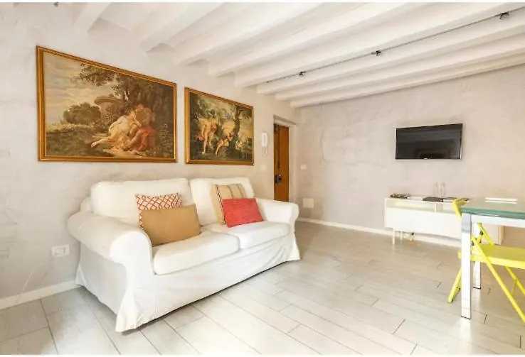 Apartment Mmesuite Arena Di Verona By Maisonme Collection