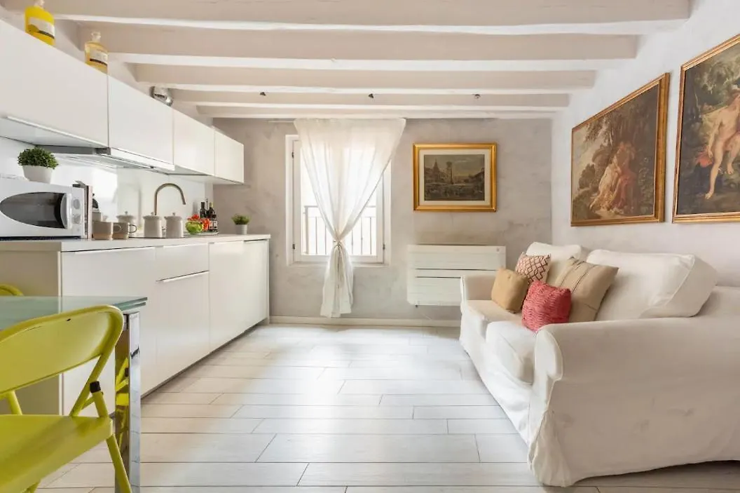 Mmesuite Arena Di Verona By Maisonme Collection contacts